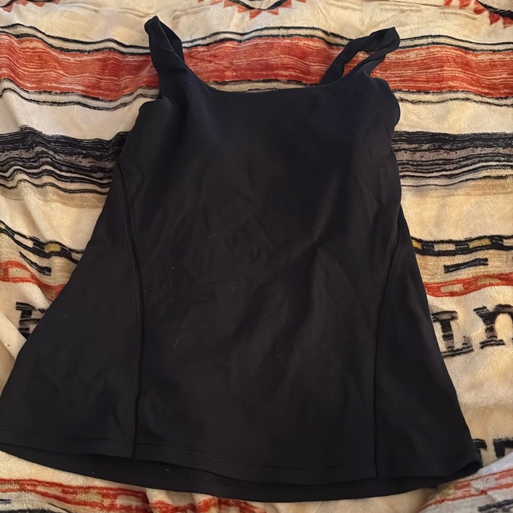 Black Lululemon tank